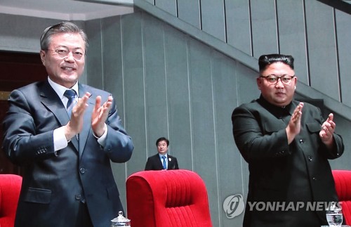 (2nd LD) Moon, Kim attend N. Korea's propaganda mass games - 2