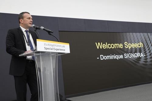 In this photo provided by Renault Samsung Motors on May 15, 2019, the company CEO Dominique Signora speaks at a press conference at Renault Technology Korea in Yongin, south of Seoul. (Yonhap)