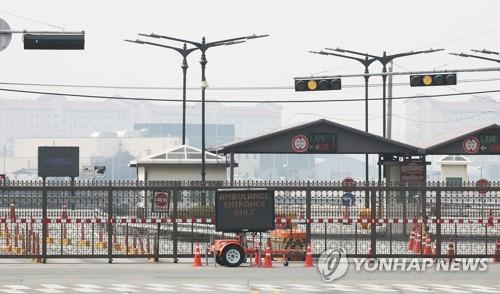 This file photo shows a gate of the U.S. base Camp Humphreys in Pyeongtaek, south of Seoul. (Yonhap)