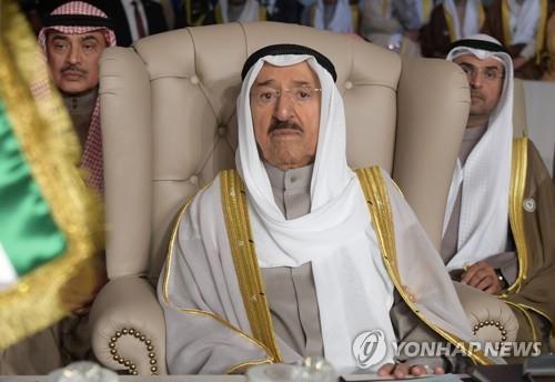 Alvi visits Kuwait to offer condolences over Sheikh Sabah's demise