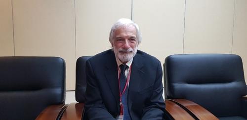 This file photo, taken May 29, 2019, shows Robert Gallucci, a former U.S. nuclear envoy, speaking during an interview with Yonhap News Agency on the sidelines of the Jeju Forum for Peace and Prosperity on the southern resort island of Jeju. (Yonhap)