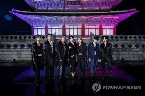 This photo, provided by Big Hit Music on Sept. 29, 2020, shows BTS posing for a photo in front of Geunjeongjeon Hall of Gyeongbok Palace in Seoul, South Korea, where the band filmed a performance for the "BTS Week" special on NBC's "The Tonight Show Starring Jimmy Fallon" in the United States. (PHOTO NOT FOR SALE) (Yonhap)
