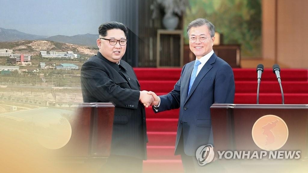 文大統領（右）と北朝鮮の金正恩（キム・ジョンウン）国務委員長（朝鮮労働党委員長）はこれまで２回会談している（コラージュ）＝（聯合ニュースＴＶ）