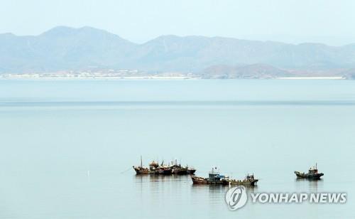 黄海のＮＬＬ付近の漁船（資料写真）＝（聯合ニュース）