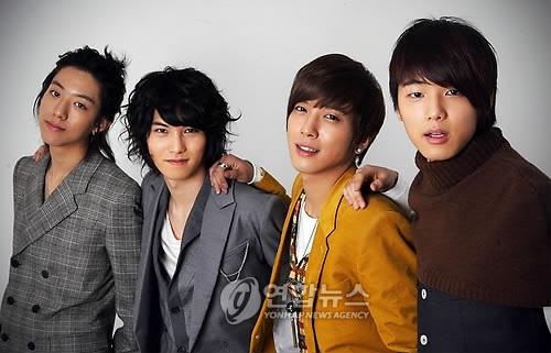 씨엔블루 "할아버지 밴드 되기로 약속했죠" - 4