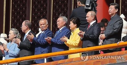 톈안먼 1954년 김일성·마오→ 2015년 朴대통령·시진핑 - 2