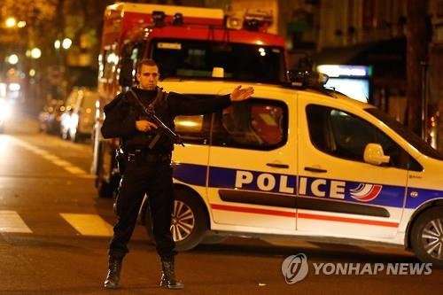 <파리 테러> IS지지자들 SNS서 '자축'…IS 소행 가능성 무게 - 3