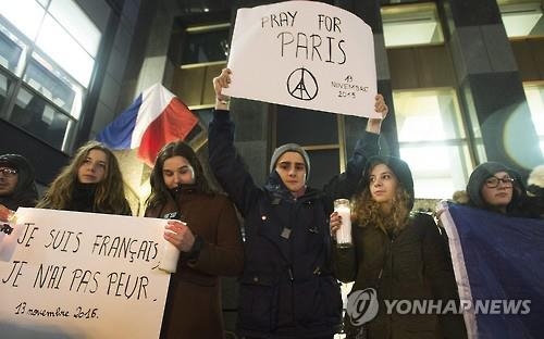 <파리 테러> "겁먹지마…자유는 테러보다 강하다" 지구촌 물결 - 2