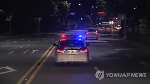 인천서 '묻지마' 연쇄 차량 파손…경찰 용의자 추적 - 2