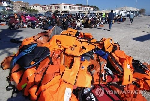 EU, 난민유입 통로 그리스에 '국경통제 강화' 압박 - 2