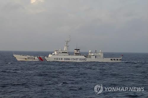 中 군함ㆍ해경선, 日 영해 주변 항해…일본 경계강화 - 2