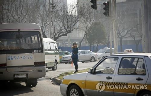 북한, 평양에 '차량홀짝제' 도입…"교통체증? 석유부족?" - 3