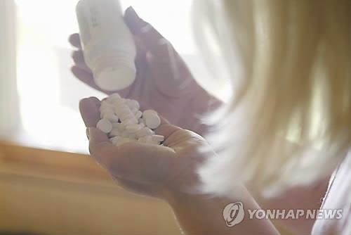 요양원·파킨슨병 노인 '잠재적 부적절 약물' 우려 - 2