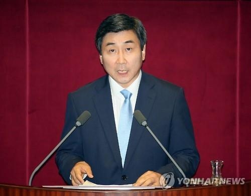 이종걸 "정보·안보 기구 문책개편 필요…통일장관 경질" - 2