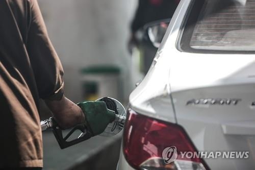 '감산도 아니고 이란도 빠지고'…산유량 동결에도 유가하락(종합) - 2