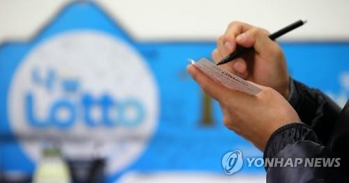 "복권 당첨자 옆집에 살면 파산 가능성 크다" - 2