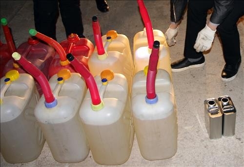 어업용 면세유 탈색…2억원어치 불법유통한 일당 검거 - 2