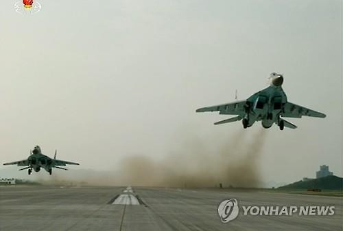 <안보리 제재> 항공유 봉쇄로 北전투기·고려항공 운항 타격받나 - 2