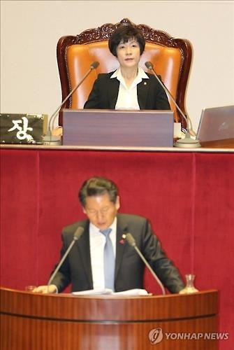 필리버스터 닷새째…정의장, 상임위원장에 본회의 사회권 - 3