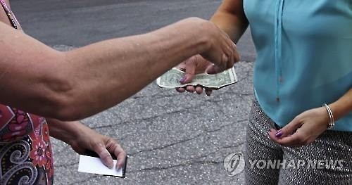 한국 GDP 대비 가계부채 비율 87%…13년째 신흥국 1위 - 3