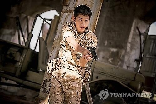 "유시진은 원래 의사였다"…산넘고물건너 나온 '태양의 후예' - 4