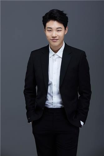 류준열 팬들, 캄보디아에 '류준열 우물1호' 기증 - 2