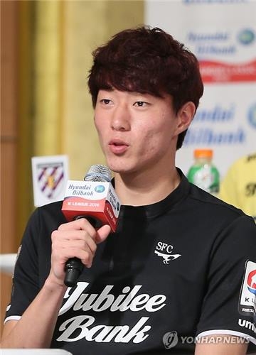 <프로축구> 득점 도우미로 변신한 황의조, 해답 찾았다 - 2