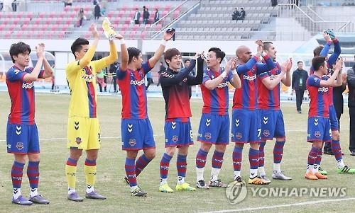 <프로축구> 같은 날 2경기가 열린 수원 '17년 만에 시내 더비' - 2