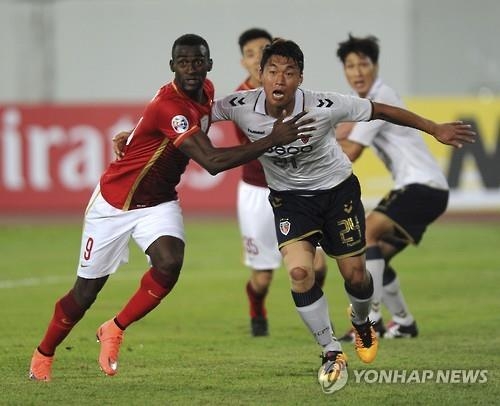< AFC축구> '벼랑 끝' 포항·수원, 뒤집기 나선다 - 2