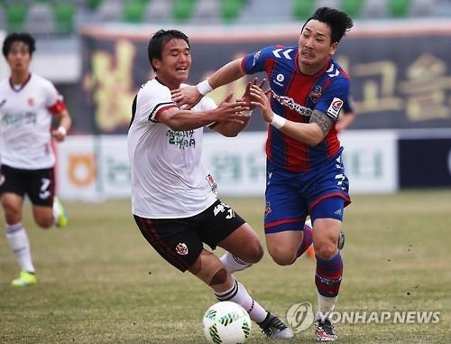 <프로축구> 경고 누적 1위는 막내 구단 수원FC, '이유가 있다' - 2