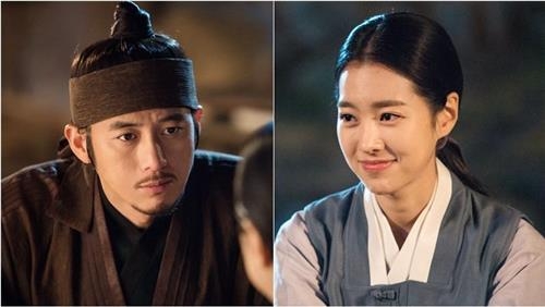 "오빠라고 불러"…'띠동갑' 뛰어넘는 드라마 커플들 - 2