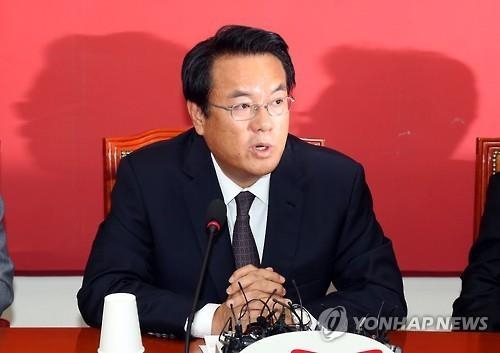 '長考' 돌입한 정진석, 친박·비박 프레임 타파 묘수 있나(종합) - 2