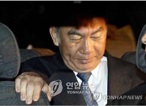 경찰 "손길승 회장 '여성 강제추행' CCTV로 확인" - 2