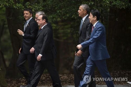 오바마, G7환영행사 8분 '지각'…아베, 보조맞추며 '밀착' 대화 - 3