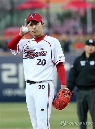 <프로야구> KIA 윤석민, 첫 2군 등판서 2이닝 3실점 - 2