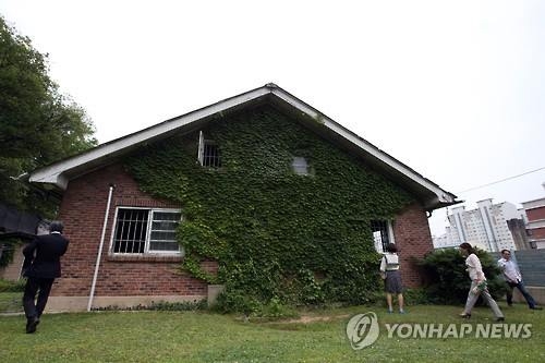 광주 양림동 선교사 사택 '철거 위기 임시모면' - 2