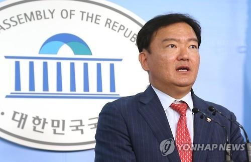 與 "野꼼수로 개원 난항…합리적 원구성에 협조해야" - 2