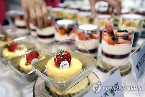 '입속의 작은 사치' 디저트 시장 급성장 - 2