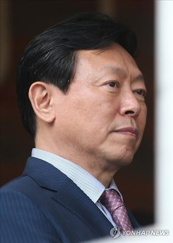 '세계 1위 면세점·10위 화학회사'…멀어진 롯데의 꿈 - 2