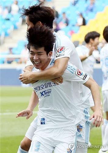 <프로축구> 골키퍼의 무덤 '신인왕+영플레이어상'…김동준이 깨나 - 3