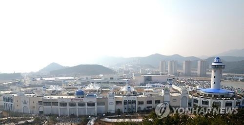 '월급처럼' 2년간 뇌물 매달 받은 공정위 사무관 실형 - 3