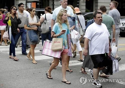 미국인들 신용카드 막 쓴다…"9년만에 최대↑ 카드대란 우려" - 2