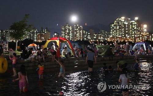 서울 최고 36도 '폭염' 절정…"무더위 열흘 이상 지속" - 3