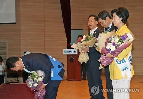 더민주 당권레이스 '혼돈의 3파전'…굳히기냐 뒤집기냐 - 3