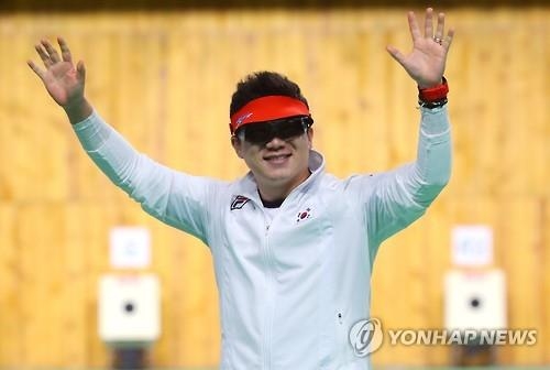 <올림픽> 진종오 고향 환호…아버지 "4연패 도전은 안 했으면 좋겠다"(종합) - 2