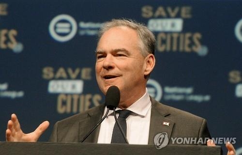 "美부통령 후보 중엔 공화당 펜스가 민주당 케인보다 더 호감" - 3