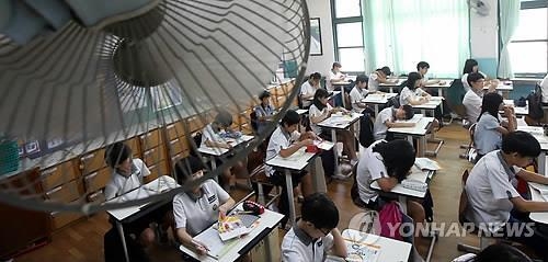 학교도 '전기료 폭탄'…산업용보다 21% 비싸 - 2