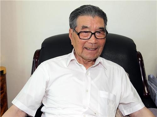 <광복 71년> ⑩"임시정부 태극기에 전율…광복군은 내 인생의 자랑" - 2