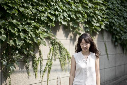 소설가 백수린 "세상의 고통…내 방식으로 그리고 싶어요"1