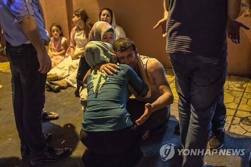 터키 결혼식 테러 'IS'에 무게…"자폭범은 12~14세 어린이"(종합) - 2